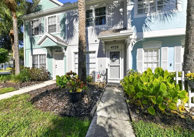 Photo 3 of Townhouse for sale at 4725 Sabal Key Dr, Bradenton, FL 34203 | MLS# O6420404 | Listing updated on 2026-07-03