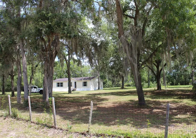 4th image of 112 Juniper Dr, Hawthorne, FL 32640 | MLS# OM727494