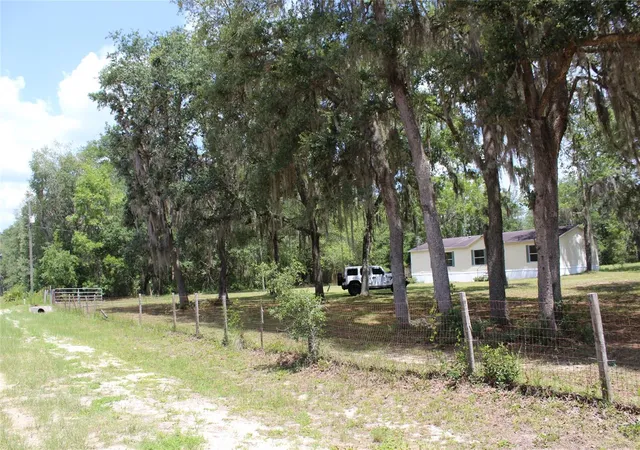 5th image of 112 Juniper Dr, Hawthorne, FL 32640 | MLS# OM727494
