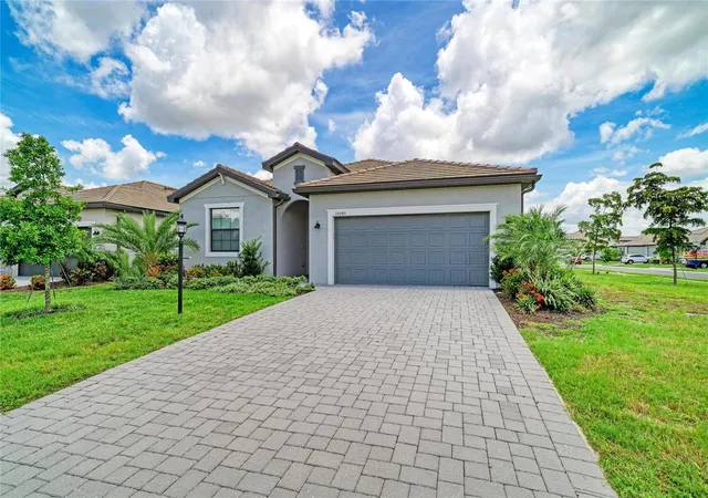 Photo 2 of Single family home for sale at 15045 Serene Shrs Loop, Bradenton, FL 34211 | MLS# A4698279 | Listing updated on 2026-09-20