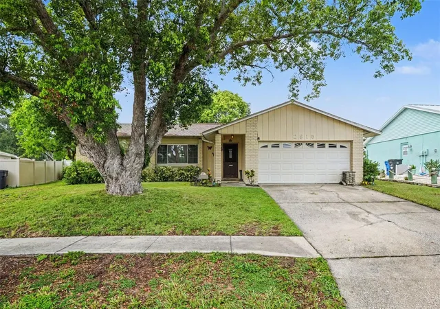 2nd image of 2815 Linden Tree St, Seffner, FL 33584 | MLS# TB8523802