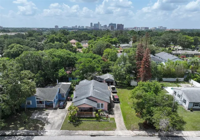 Photo 3 of Single family home for sale at 24 E Princeton St, Orlando, FL 32804 | MLS# G5114345 | Listing updated on 2026-08-10