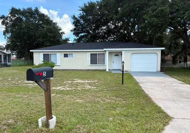 Photo 2 of Single family home for sale at 5 Hickory Trak Run, Ocala, FL 34472 | MLS# O6420414 | Listing updated on 2026-09-12