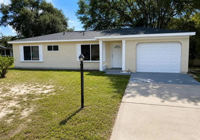 Photo 2 of Single family home for sale at 5 Hickory Trak Run, Ocala, FL 34472 | MLS# O6420414 | Listing updated on 2026-09-12