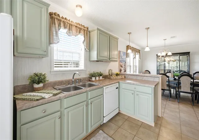Photo 3 of Manufactured home for sale at 2 Holland Dr #39E, Punta Gorda, FL 33950 | MLS# C7527800 | Listing updated on 2026-07-10