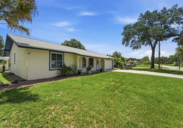 5th image of 535 Land O Lakes Ct, Deland, FL 32724 | MLS# V4949899