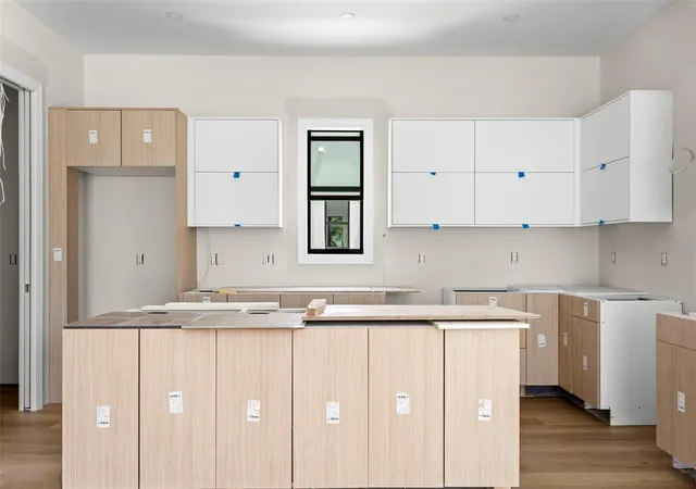 Photo 3 of Townhouse for sale at 368 14th Street N, Saint Petersburg, FL 33705 | MLS# TB8523829 | Listing updated on 2026-07-28