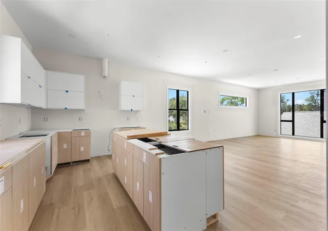 Photo 4 of Townhouse for sale at 368 14th Street N, Saint Petersburg, FL 33705 | MLS# TB8523829 | Listing updated on 2026-07-28