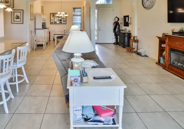 5th image of 1061 Sawgrass Dr, Winter Haven, FL 33884 | MLS# L4963110