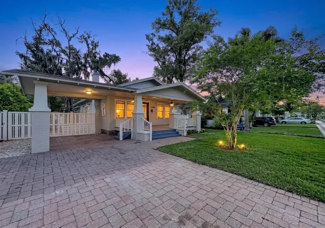 Photo 2 of Single family home for sale at 806 Johnson Ave, Lakeland, FL 33801 | MLS# A4698291 | Listing updated on 2026-08-19