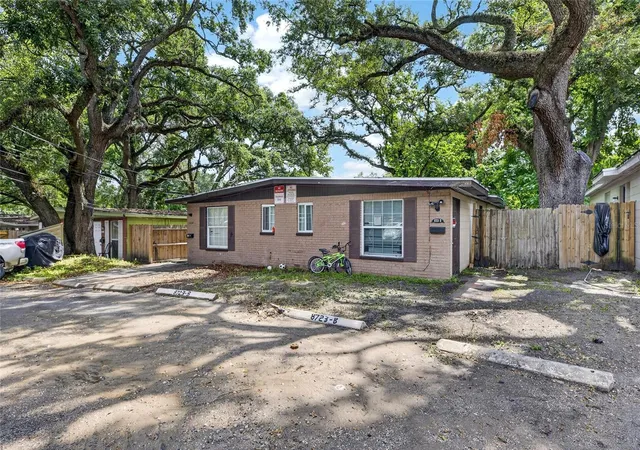 5th image of 8723 & 8724 N 48Th St, Tampa, FL 33617 | MLS# TB8523844