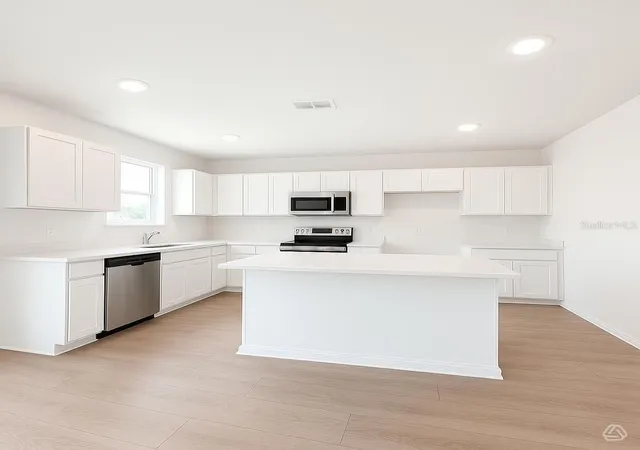Photo 3 of Single family home for sale at 12926 Red Deer Pl, Parrish, FL 34219 | MLS# A4698296 | Listing updated on 2026-09-13