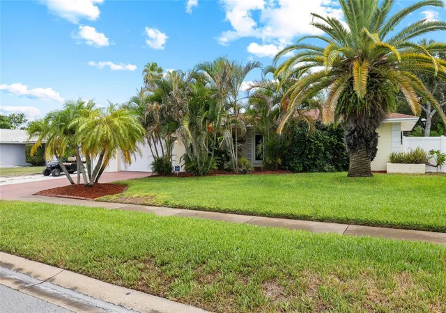 3rd image of 1070 Mccarty St, Dunedin, FL 34698 | MLS# TB8523853
