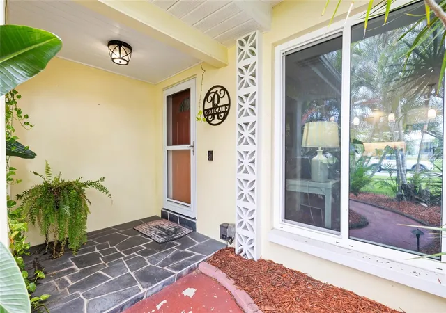 5th image of 1070 Mccarty St, Dunedin, FL 34698 | MLS# TB8523853