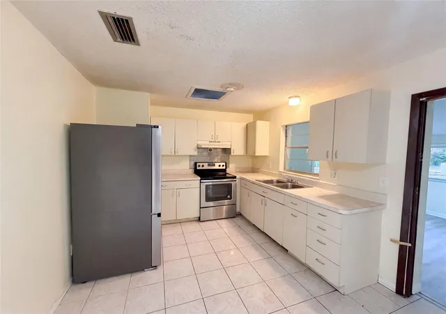 Homes for sale in Apopka, FL | 722 Virginia Ln, Apopka, FL 32703 | MLS# O6420452