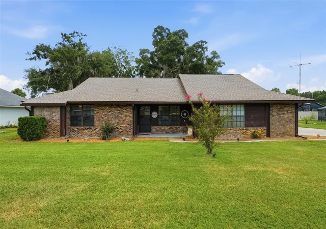 Photo 1 of Single family home for sale at 1805 Virginia Ct, Tavares, FL 32778 | MLS# O6420453 | Listing updated on 2026-09-01