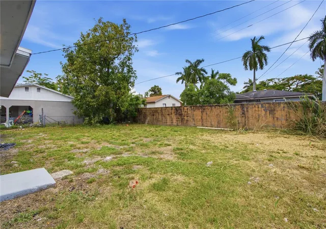 Homes for sale in Fort Myers, FL | 1629 Pawnee St, Fort Myers, FL 33916 | MLS# O6420454