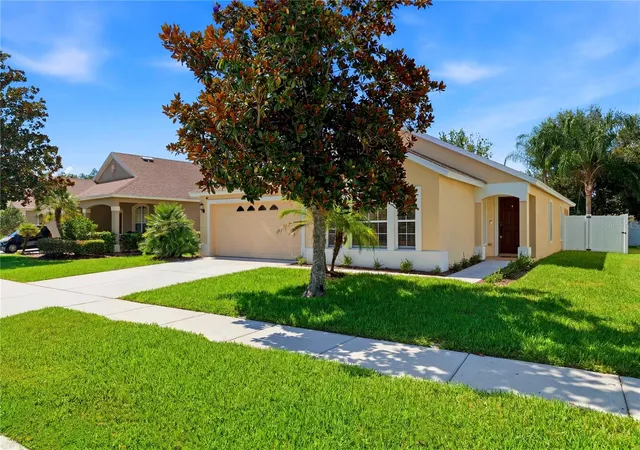 Photo 4 of Single family home for sale at 19406 Sunset Bay Dr, Land O Lakes, FL 34638 | MLS# TB8523863 | Listing updated on 2026-10-06