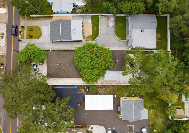 3rd image of 912 Druid Rd E, Clearwater, FL 33756 | MLS# TB8523868