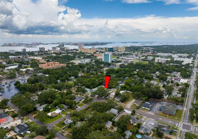 2nd image of 912 Druid Rd E, Clearwater, FL 33756 | MLS# TB8523868
