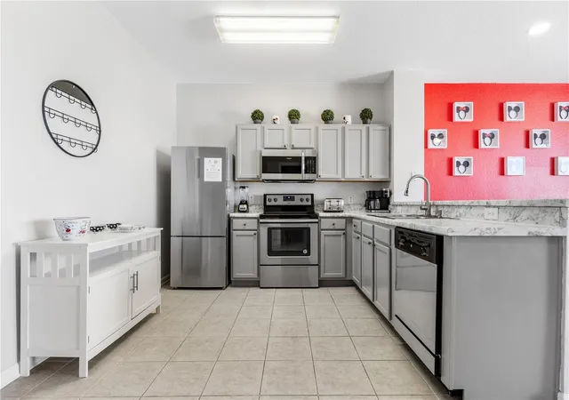 Photo 4 of Townhouse for sale at 7677 Fitzclarence St, Kissimmee, FL 34747 | MLS# S5152612 | Listing updated on 2026-10-08