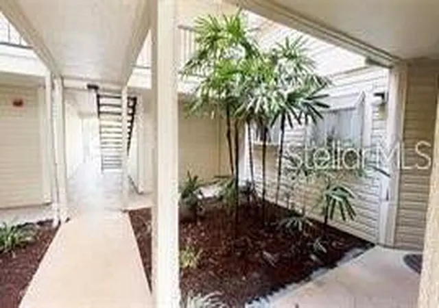Listing Photo 5 - Condo for sale in building located at 1948 Lake Atriums Cir, Orlando, FL 32839 - Unit #127