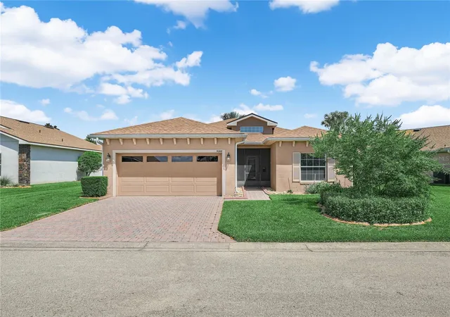 Photo 2 of Single family home for sale at 5308 Green Dr, Winter Haven, FL 33884 | MLS# O6420480 | Listing updated on 2026-09-01