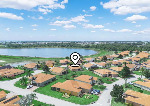 Photo 3 of Single family home for sale at 5308 Green Dr, Winter Haven, FL 33884 | MLS# O6420480 | Listing updated on 2026-09-01