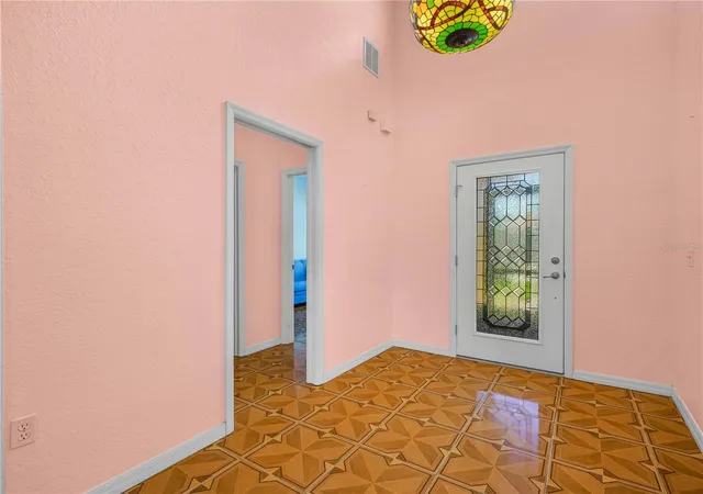 Photo 3 of Single family home for sale at 5308 Green Dr, Winter Haven, FL 33884 | MLS# O6420480 | Listing updated on 2026-09-01