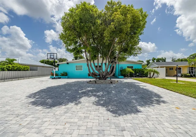 Photo 2 of Single family home for sale at 3407 29th Street W, Bradenton, FL 34205 | MLS# A4698306 | Listing updated on 2026-06-27