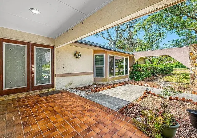 2nd image of 10 Linden Ln, Palm Harbor, FL 34683 | MLS# O6420486