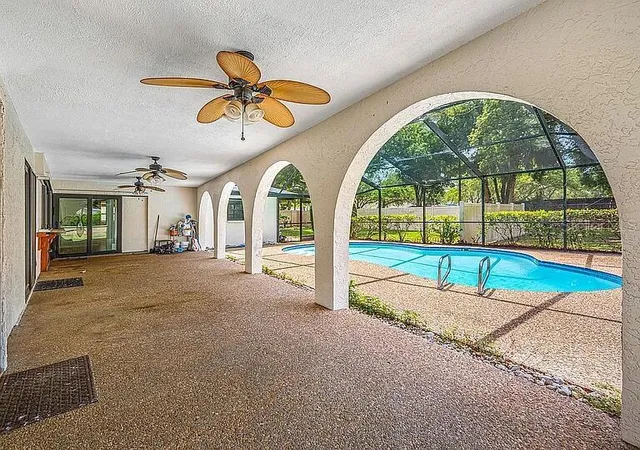 3rd image of 10 Linden Ln, Palm Harbor, FL 34683 | MLS# O6420486