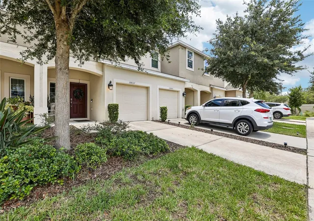 Photo 3 of Townhouse for sale at 10837 Wyne Tree Ct, Orlando, FL 32824 | MLS# O6420491 | Listing updated on 2026-06-27
