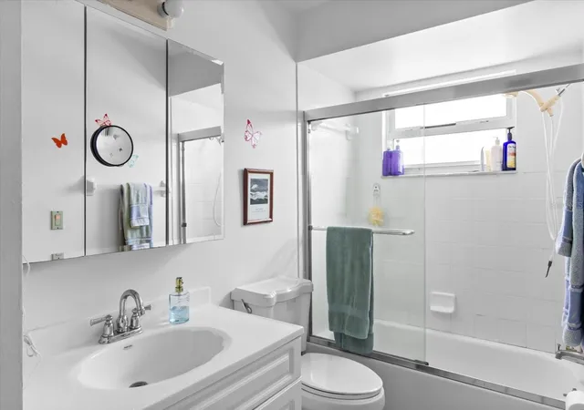 Photo 3 of Single family home for sale at 1219 Mackeral Ave, Sarasota, FL 34237 | MLS# A4698307 | Listing updated on 2026-10-08