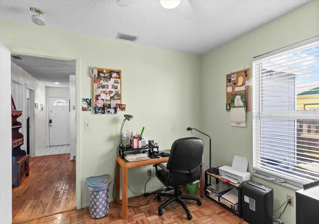 Photo 4 of Single family home for sale at 1219 Mackeral Ave, Sarasota, FL 34237 | MLS# A4698307 | Listing updated on 2026-10-08