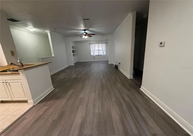 Listing Photo 5 - Condo for sale in building located at 1300 Eastern Pecan Pl, Winter Garden, FL 34787 - Unit #208