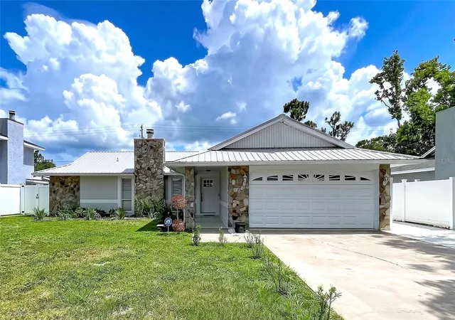 Photo 1 of Single family home for sale at 5520 Fulmar Dr, Tampa, FL 33625 | MLS# TB8523899 | Listing updated on 2026-09-24