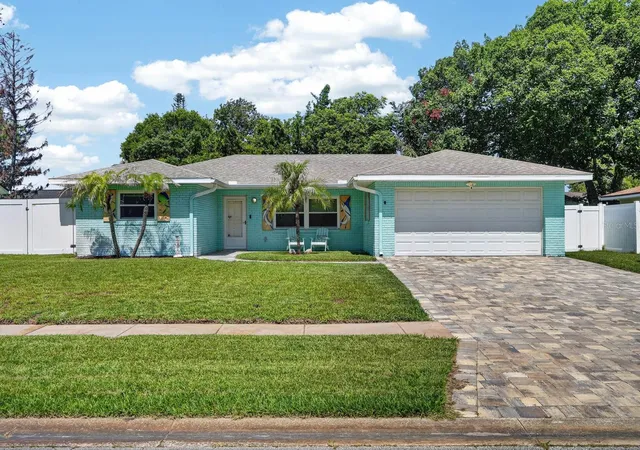 Photo 1 of Sale Pending at 68 Raintree Dr, Port Orange, FL 32127 | MLS# V4949901 | Listing updated on 2026-08-26