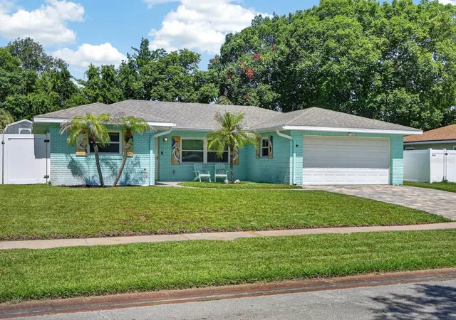 Photo 3 of Sale Pending at 68 Raintree Dr, Port Orange, FL 32127 | MLS# V4949901 | Listing updated on 2026-08-26