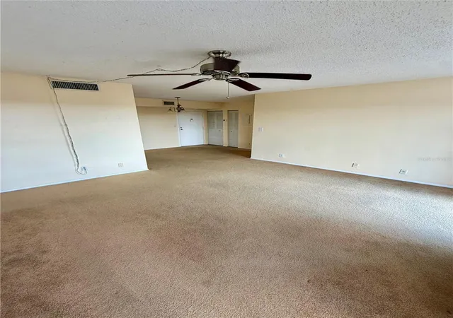 Photo 3 of Condo for sale at 2901 26th Street W #617, Bradenton, FL 34205 | MLS# A4698314 | Listing updated on 2026-09-25