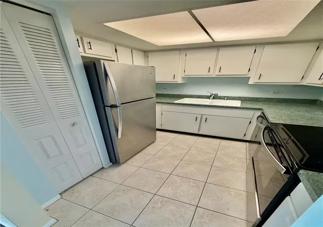 Photo 4 of Condo for sale at 2901 26th Street W #617, Bradenton, FL 34205 | MLS# A4698314 | Listing updated on 2026-09-25