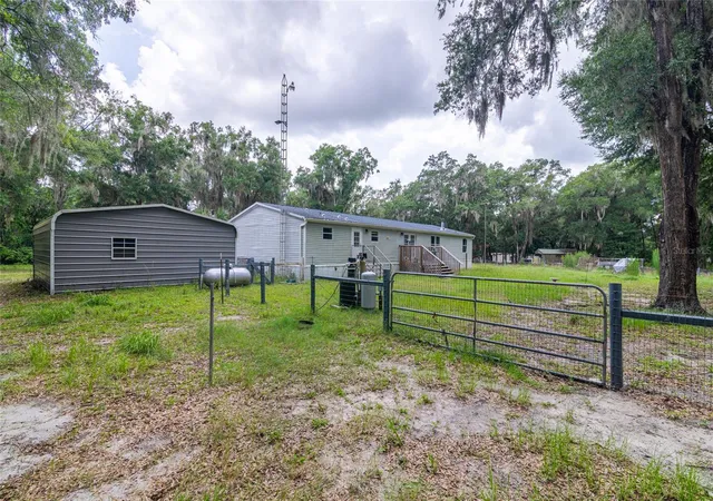4th image of 19050 Ne 3Rd Ct, Citra, FL 32113 | MLS# A4698315