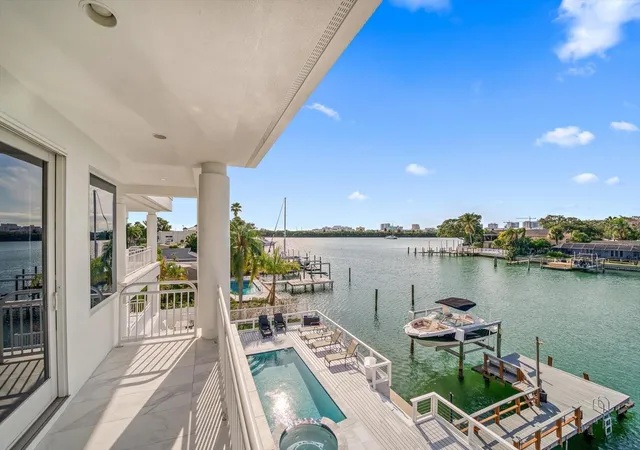5th image of 42 Midway Is, Clearwater Beach, FL 33767 | MLS# TB8523925