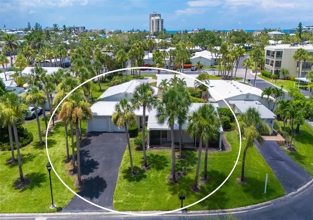 Photo 4 of Sale Pending at 208 Hourglass Way #V11, Sarasota, FL 34242 | MLS# A4698323 | Listing updated on 2026-08-16