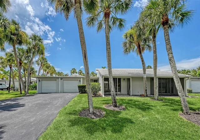 Photo 5 of Sale Pending at 208 Hourglass Way #V11, Sarasota, FL 34242 | MLS# A4698323 | Listing updated on 2026-08-16
