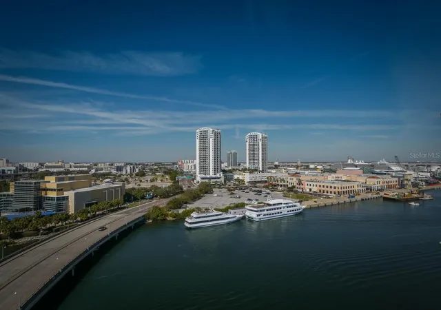 Photo 3 of Condo for sale at 600 Garrison Cvs Ln #2B, Tampa, FL 33602 | MLS# TB8523934 | Listing updated on 2026-07-15