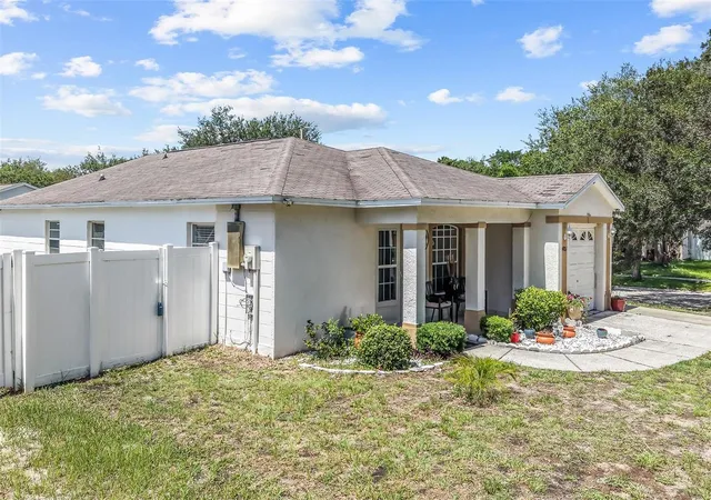 Photo 3 of Single family home for sale at 4801 Rock Fish Ct, Tampa, FL 33617 | MLS# TB8523938 | Listing updated on 2026-08-31