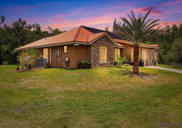 2nd image of 12143 Ne 47th Pl, Silver Springs, FL 34488 | MLS# OM727514