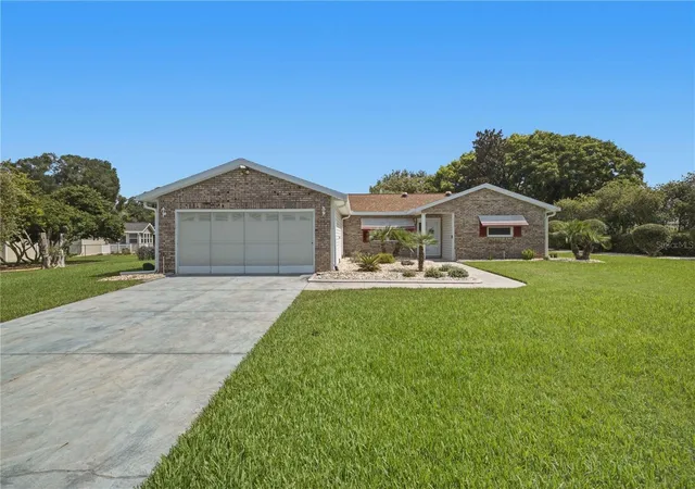 Photo 1 of Single family home for sale at 17676 Se 102nd Circle, Summerfield, FL 34491 | MLS# OM727515 | Listing updated on 2026-09-15