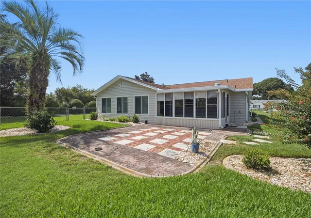 Photo 4 of Single family home for sale at 17676 SE 102nd Circle, Summerfield, FL 34491 | MLS# OM727515 | Listing updated on 2026-09-15